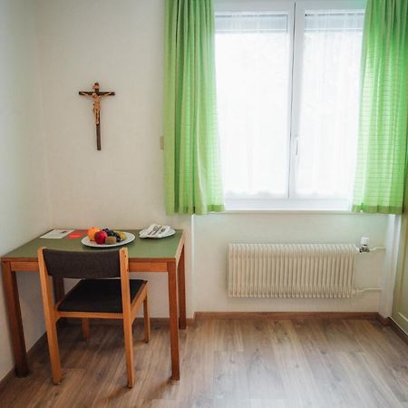 B&B Haus Schoenstatt Contactless- Check-In Бриг Экстерьер фото